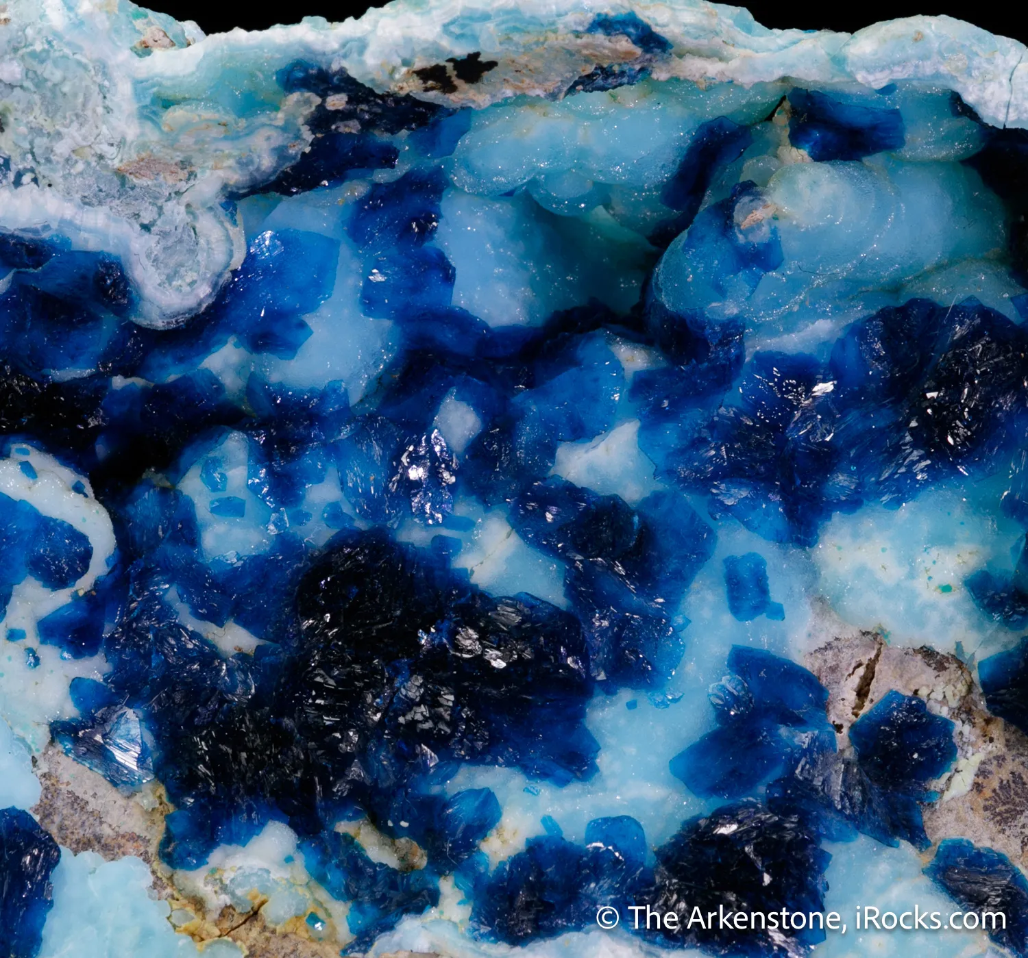 Veszelyite in Hemimorphite pocket - image 4