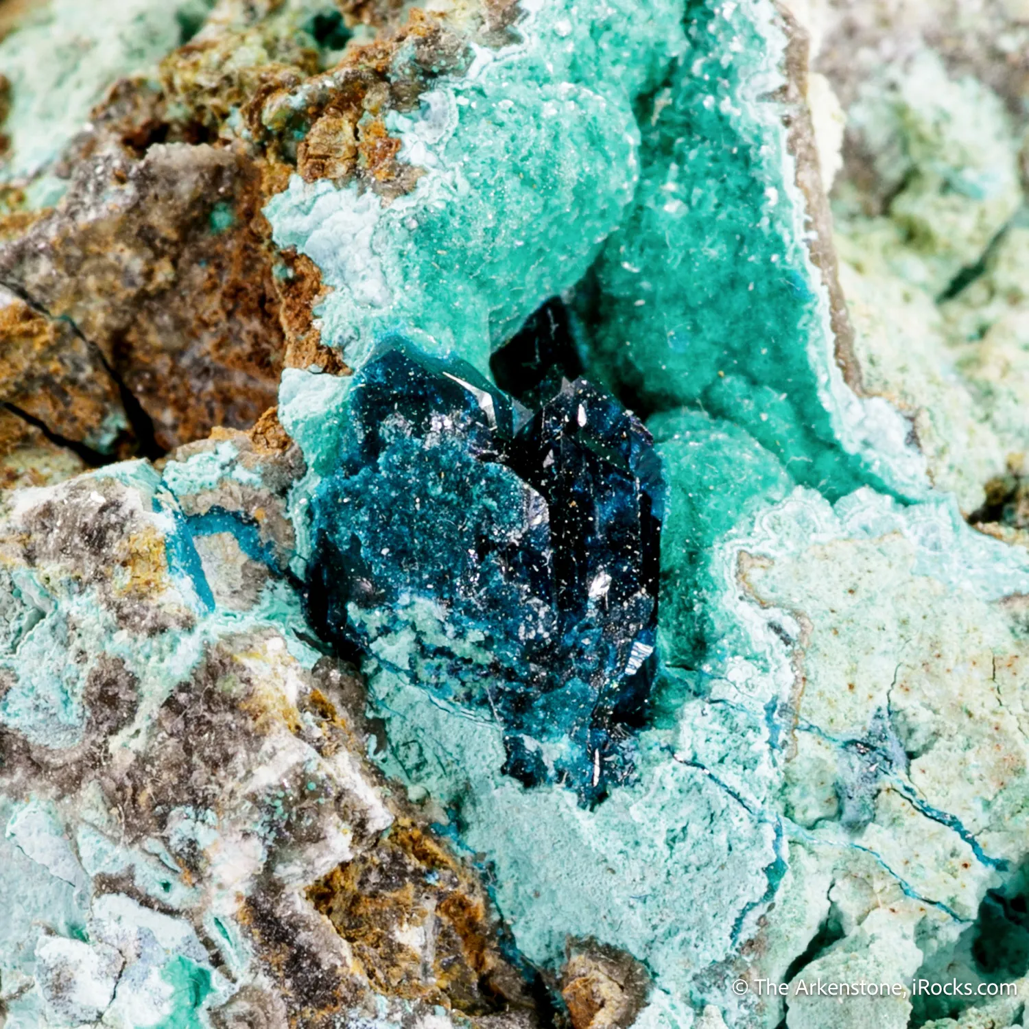 Veszelyite on Cuprodongchuanite - image 6