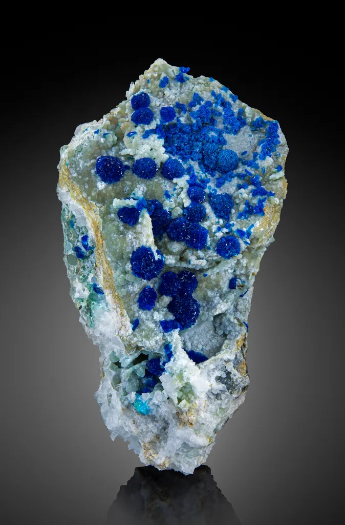 Veszelyite on Hemimorphite image