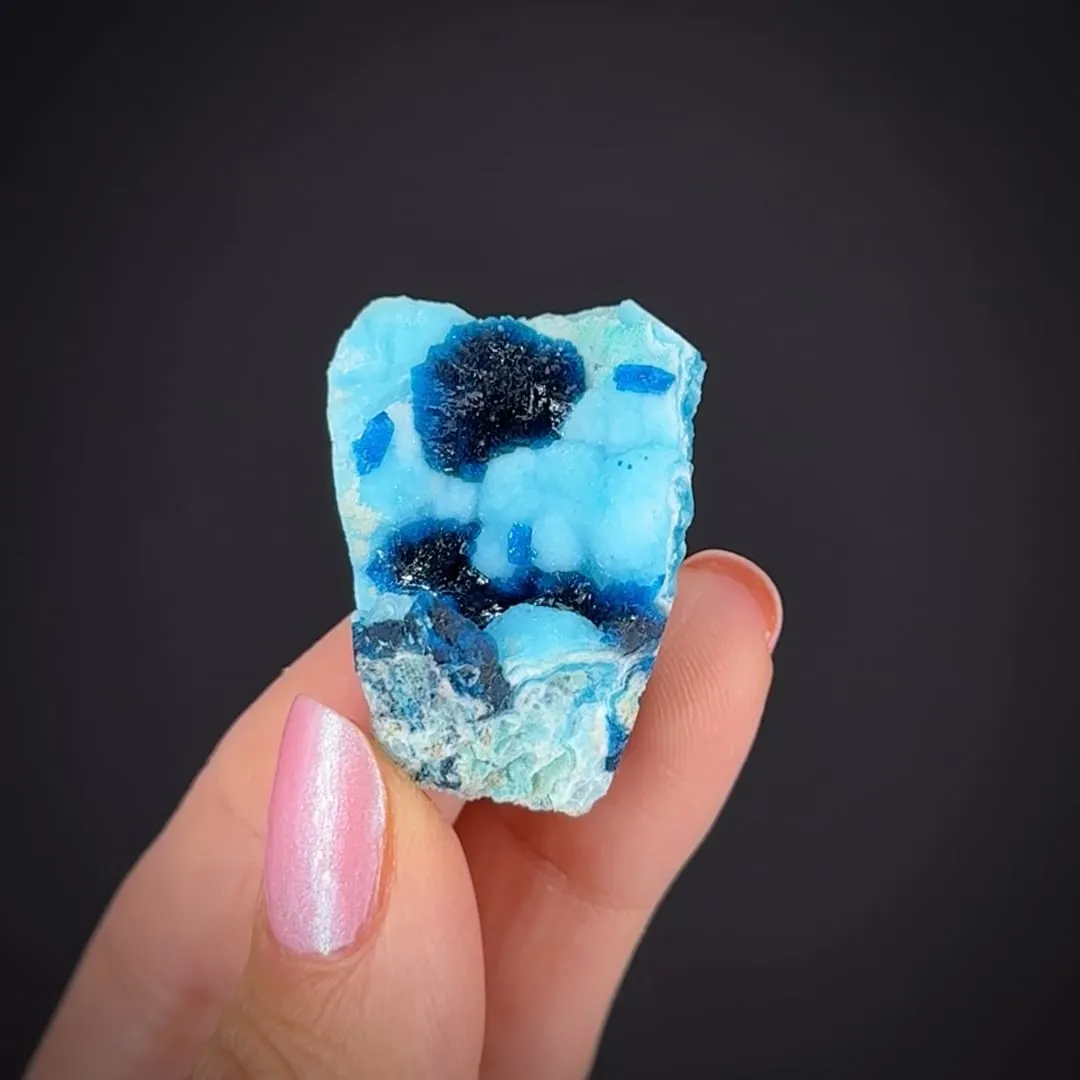 Veszelyite on Hemimorphite - image 2