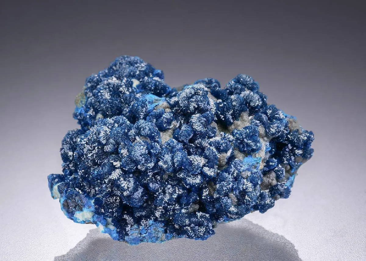 Veszelyite on Hemimorphite - image 1