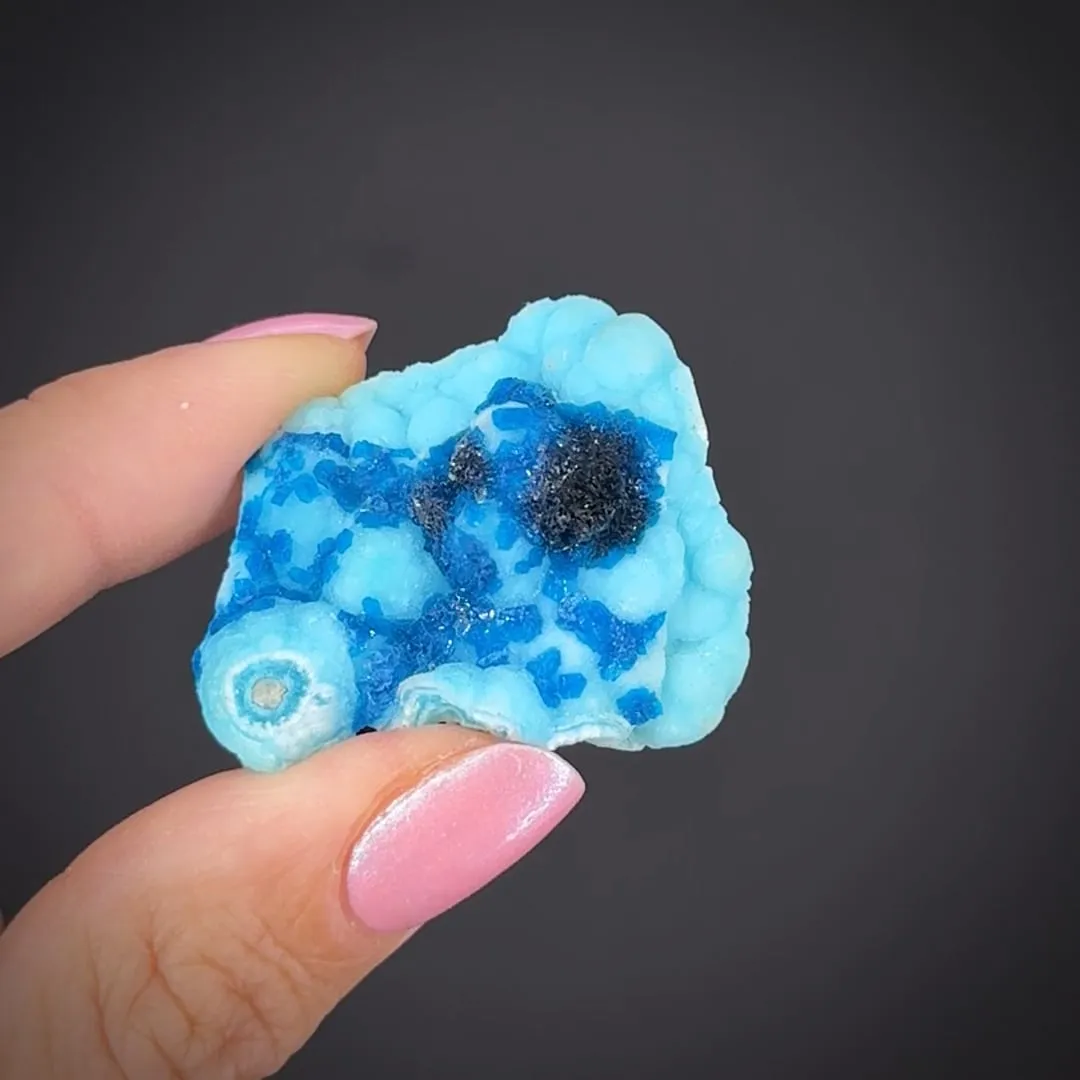 Veszelyite on Hemimorphite - image 2