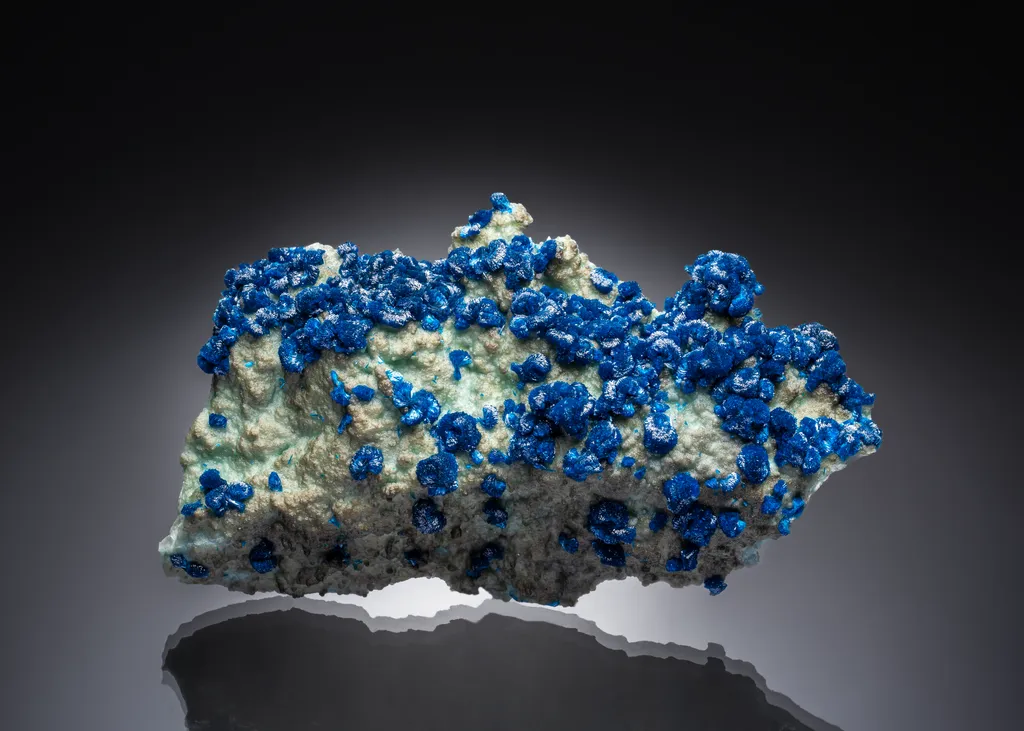 Veszelyite on Hemimorphite image