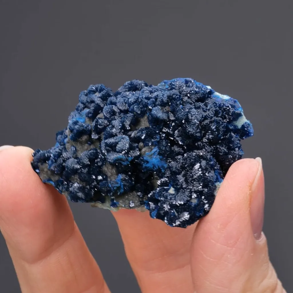 Veszelyite on Hemimorphite - image 2
