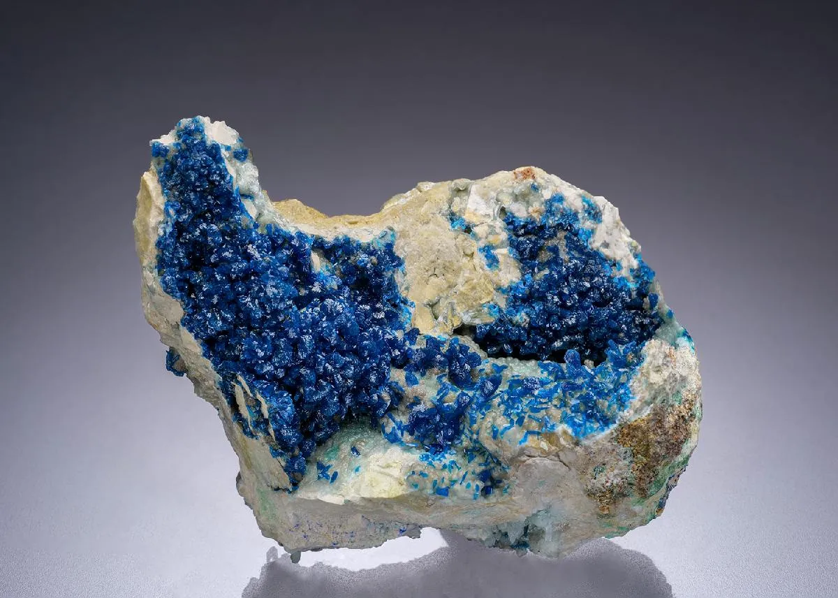 Veszelyite on Hemimorphite - image 1