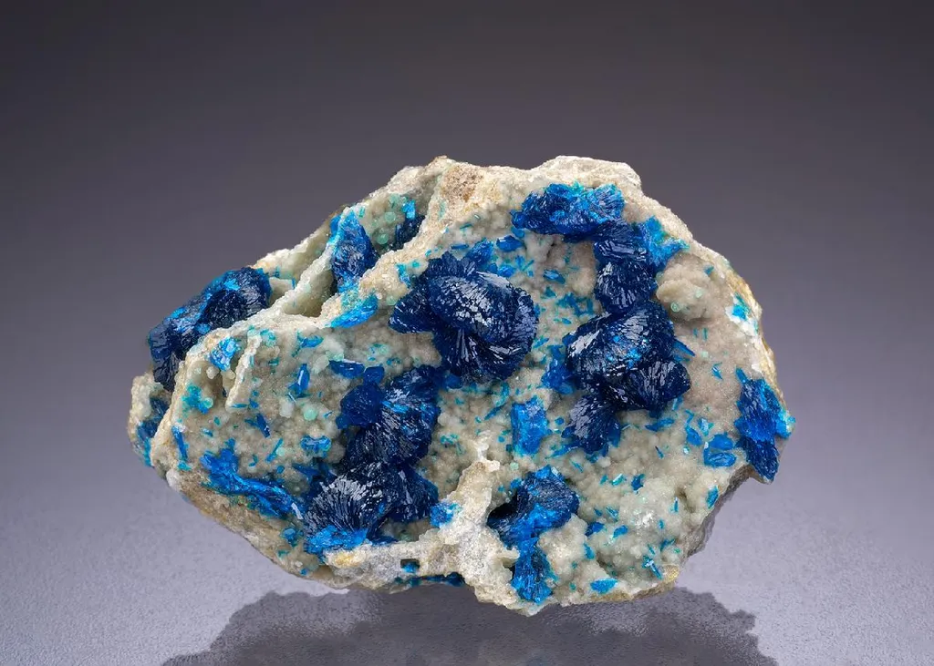 Veszelyite on Hemimorphite with DONGCHUANITE Group image