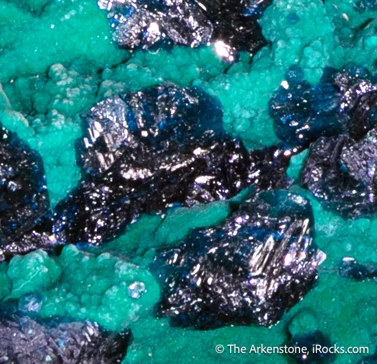 Veszelyite on Zincolibethenite - image 5