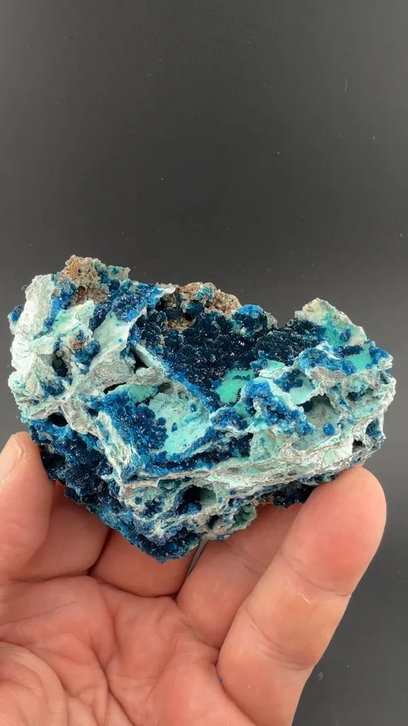 Veszelyite with Cuprodongchuanite image