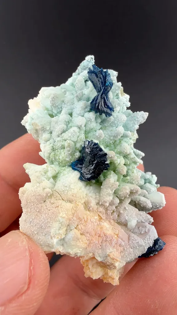 Veszelyite with Hemimorphite, Quartz - image 2