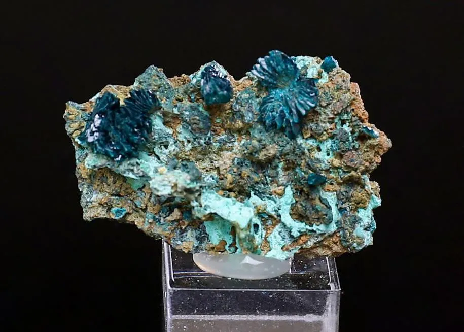 Veszelyite with THEISITE - image 1
