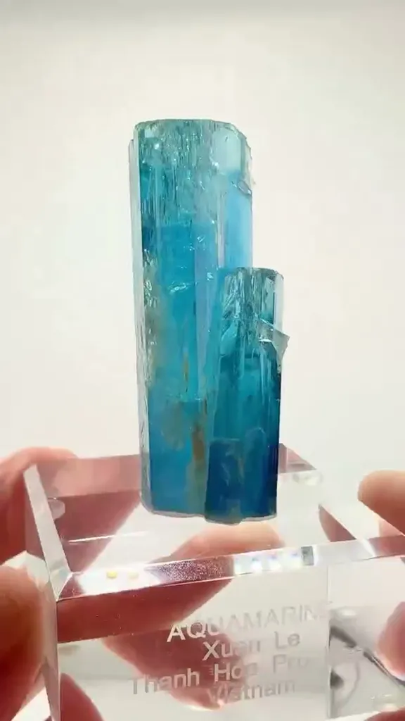 VIETNAM Aquamarine DOUBLE TROUBLE - image 2