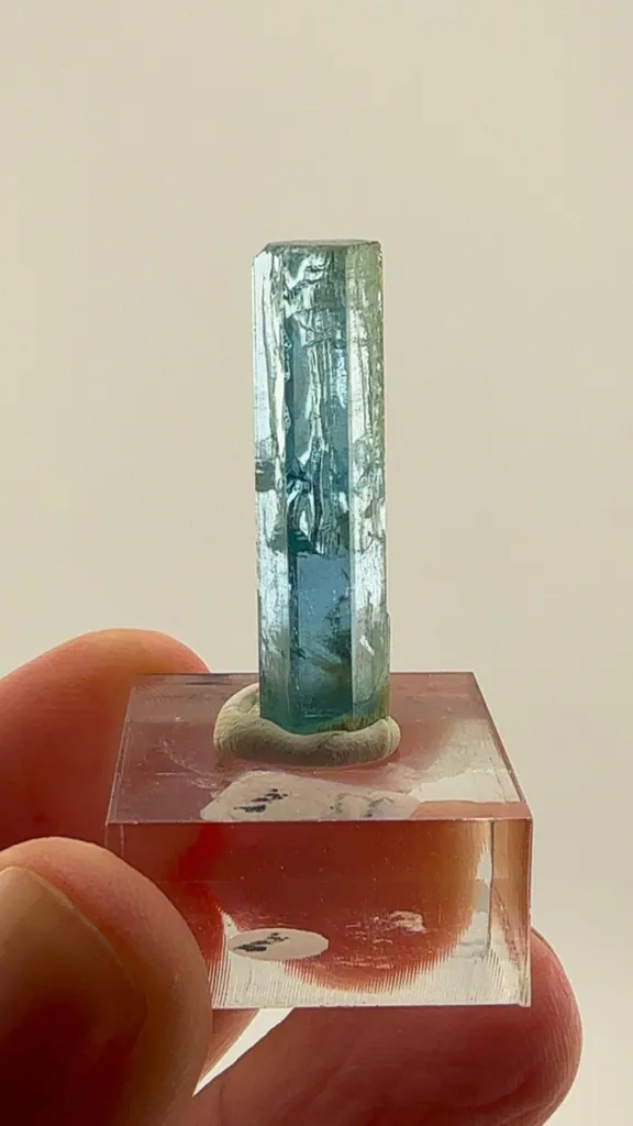 Vietnam Stunning Aquamarine 3.9 grams image