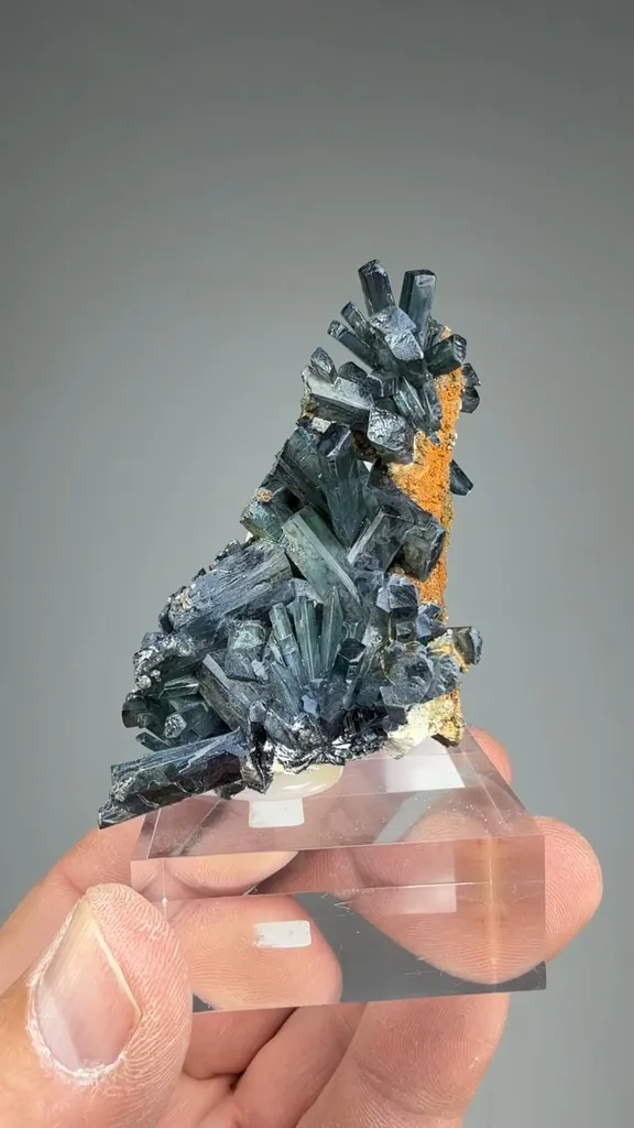 Vivianite image