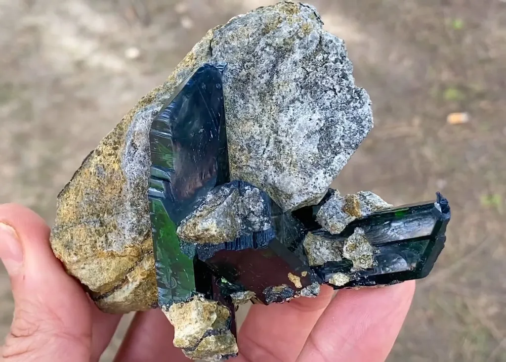 Vivianite - image 7