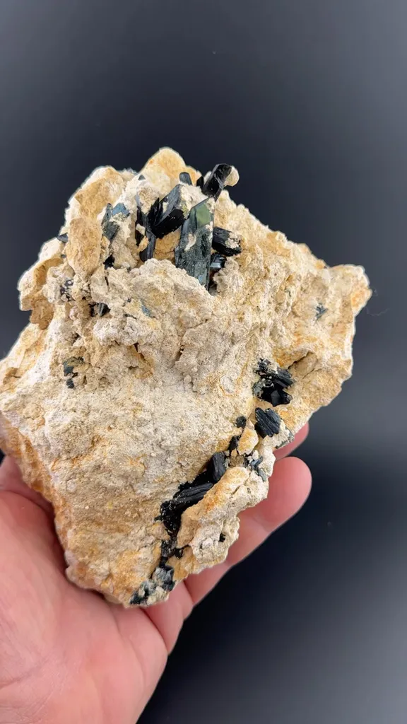 Vivianite image