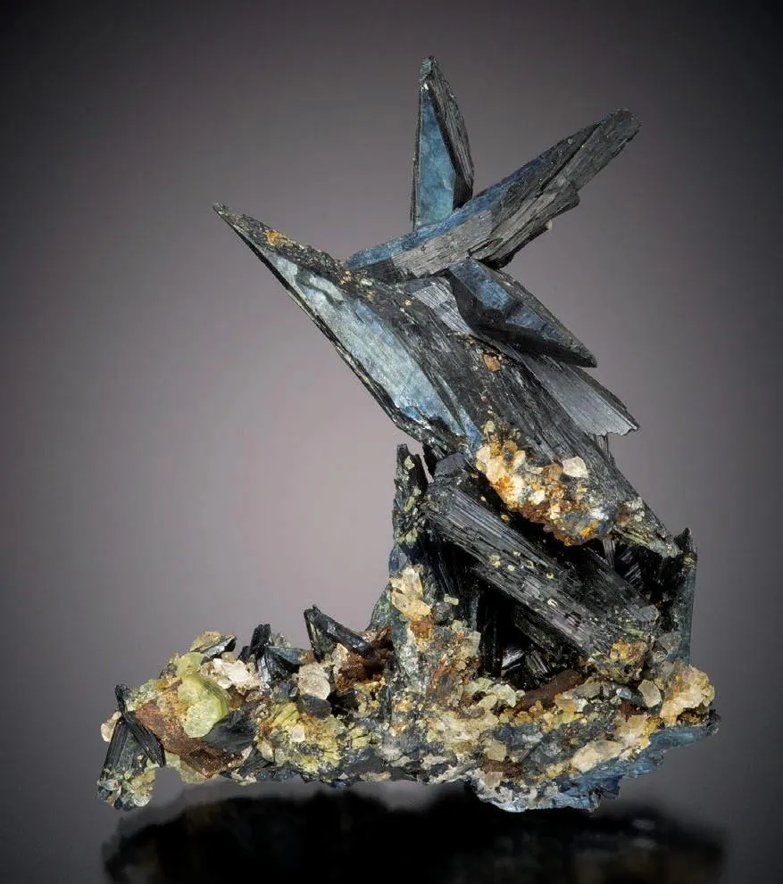 Vivianite, Ludlamite, Quartz - image 1