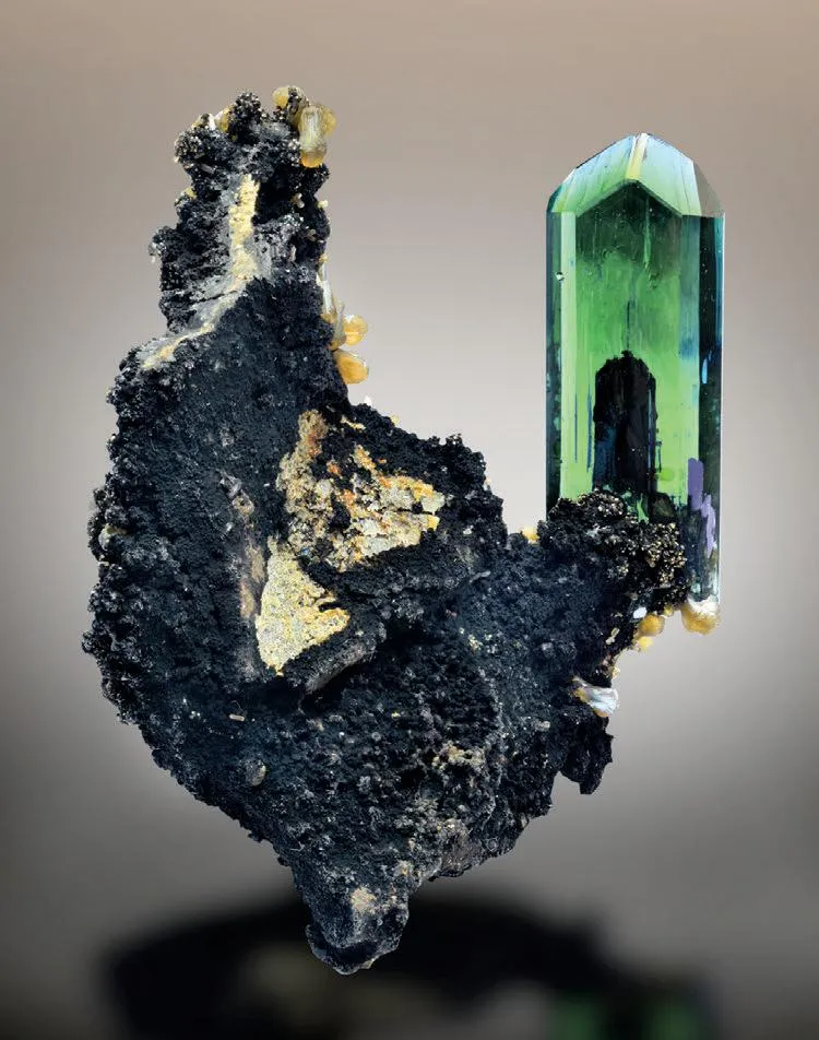 Vivianite, Siderite, Quartz, Goethite image