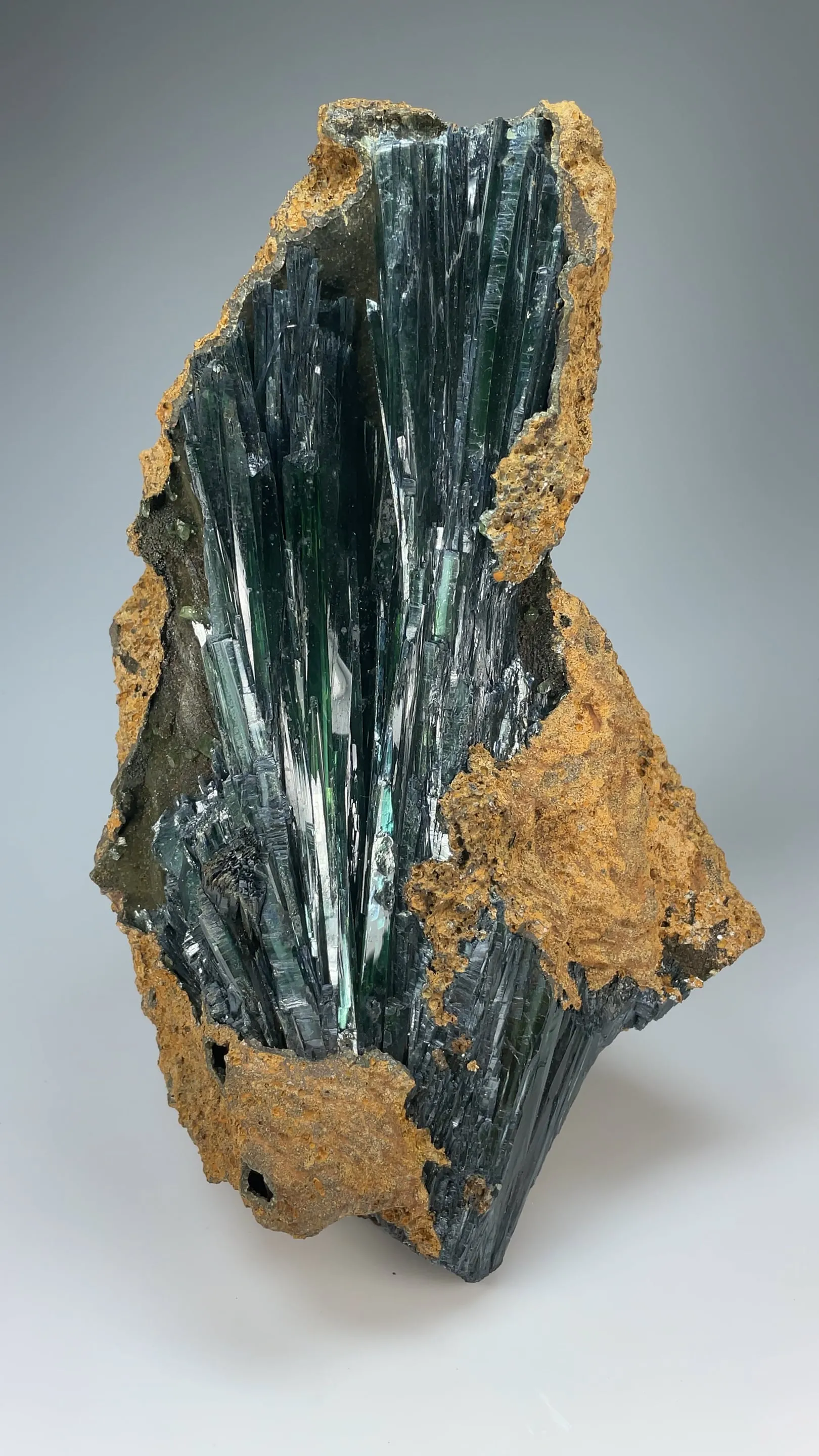 Vivianite with Ludlamite - image 2