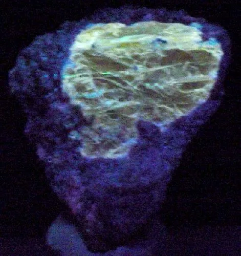 Vlasovite, Gittinsite, Eudialyte - image 2