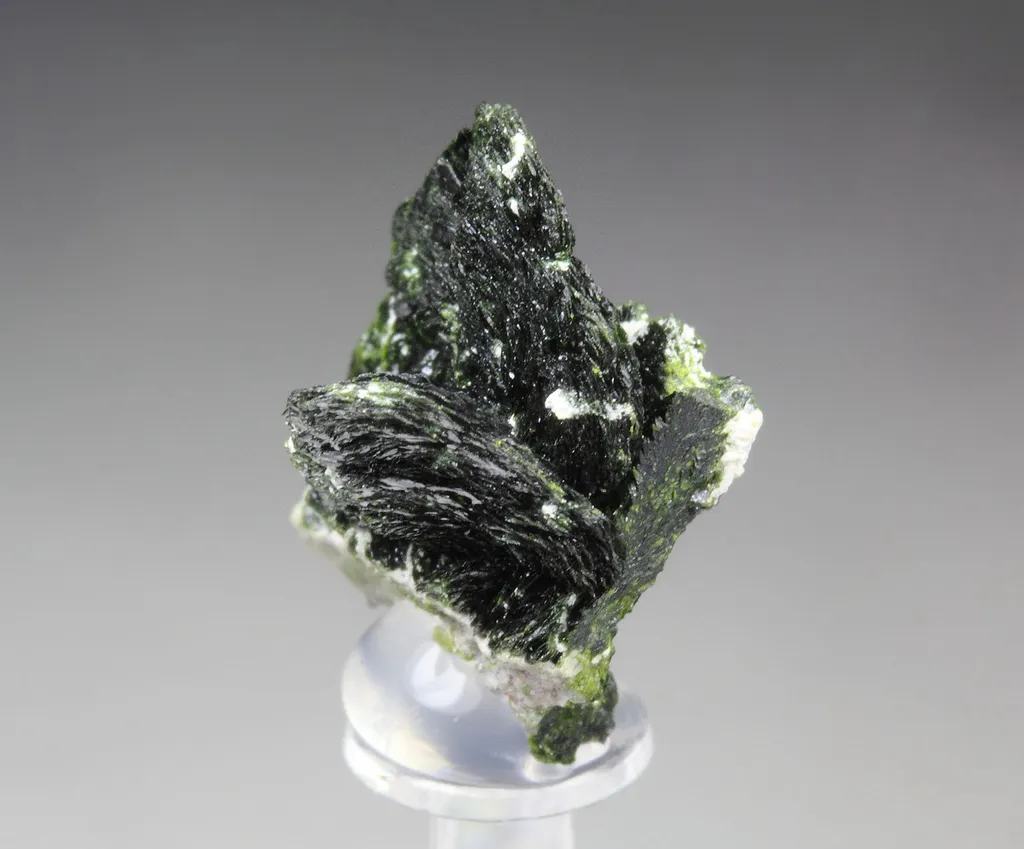Volborthite from Mexico, Sonora, Milpillas, Milpillas Mine - image 2