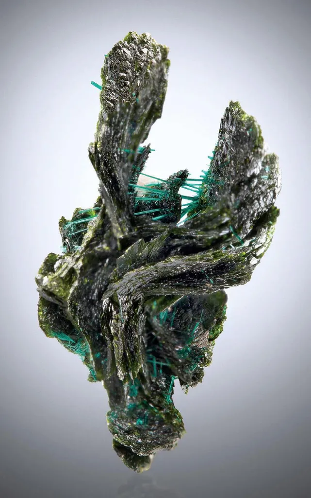 Volborthite, vésignéite, Brochantite image
