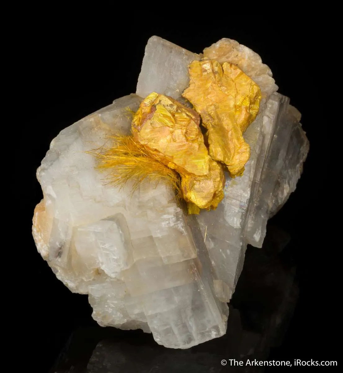 Wakabayashilite on Calcite - image 6