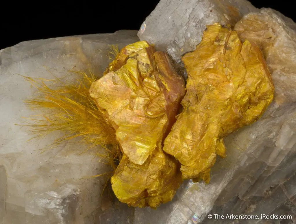 Wakabayashilite on Calcite image