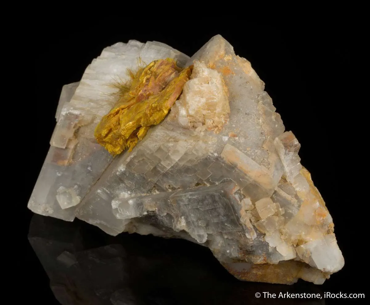 Wakabayashilite on Calcite - image 4