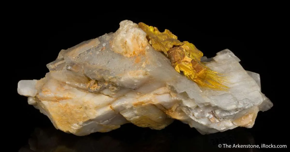 Wakabayashilite on Calcite - image 7