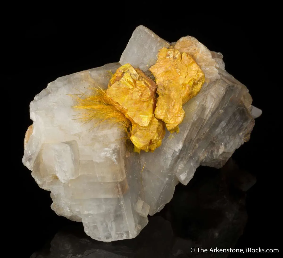 Wakabayashilite on Calcite - image 5