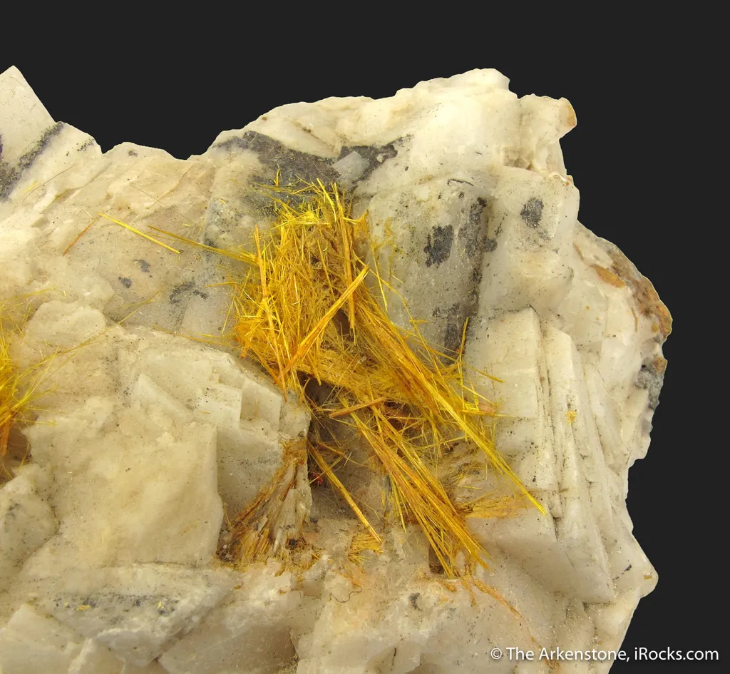 Wakabayashilite on Calcite - image 2
