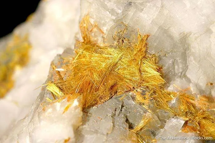 Wakabayashilite on Calcite image