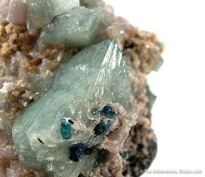 Wardite & Goyazite on Lazulite - image 2