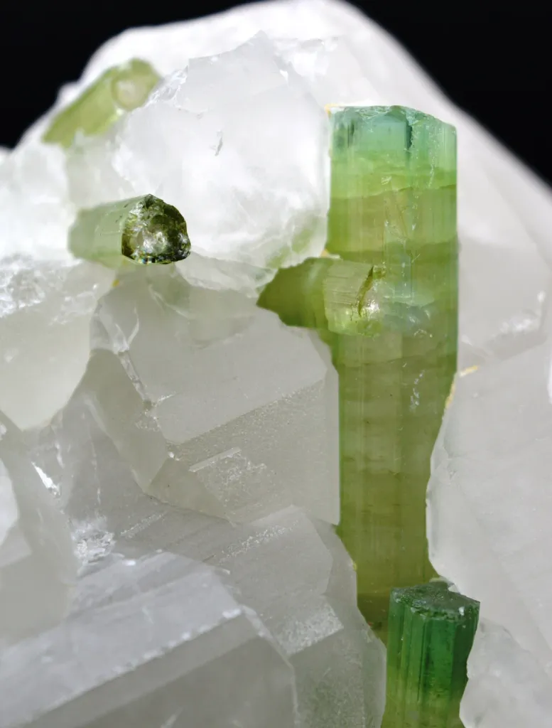 Watermelon Tourmaline Quartz - 576 grams - Pederneira mine, São José da Safira, Minas Gerais, Brazil - image 2
