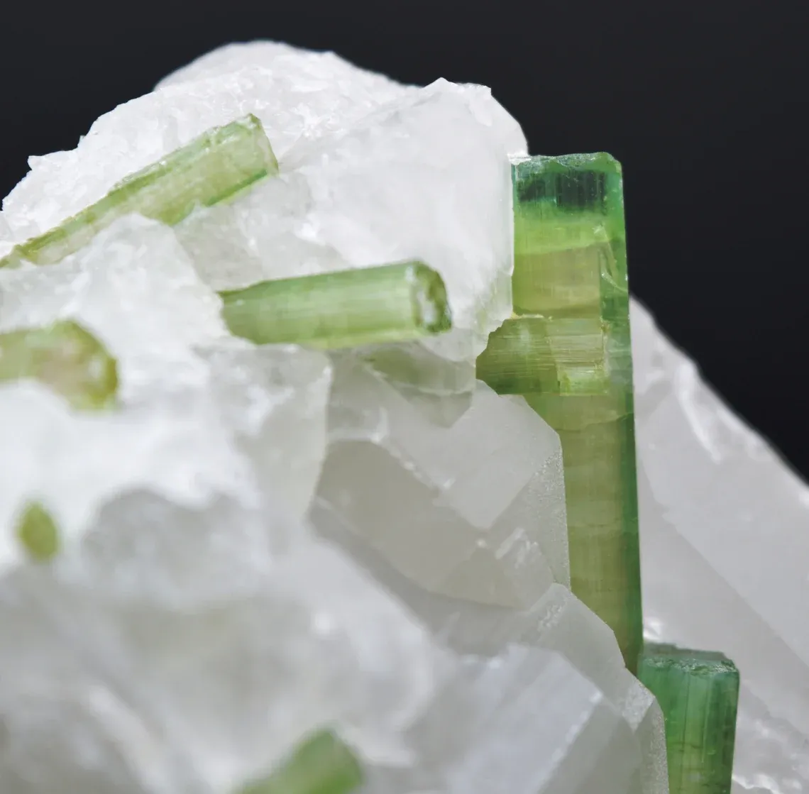 Watermelon Tourmaline Quartz - 576 grams - Pederneira mine, São José da Safira, Minas Gerais, Brazil - image 3