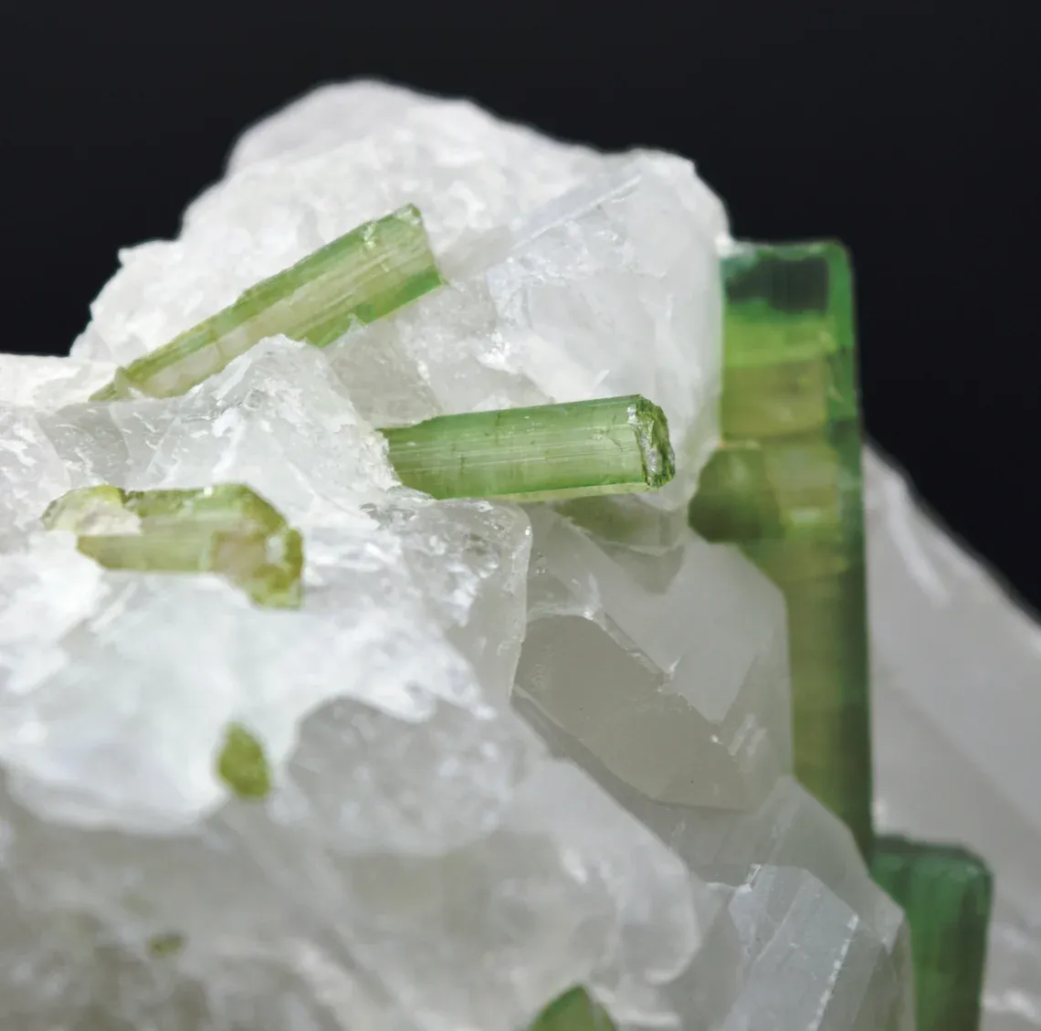 Watermelon Tourmaline Quartz - 576 grams - Pederneira mine, São José da Safira, Minas Gerais, Brazil - image 4