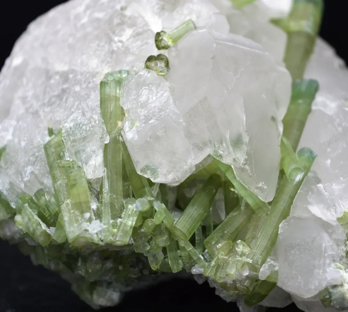 Watermelon Tourmaline Quartz - 576 grams - Pederneira mine, São José da Safira, Minas Gerais, Brazil - image 10