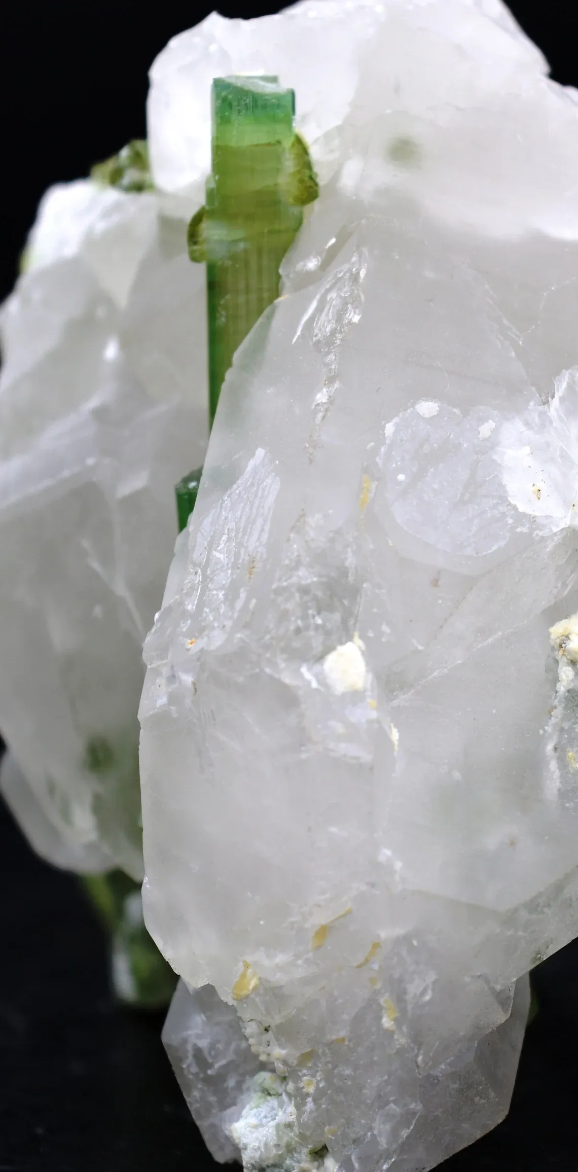 Watermelon Tourmaline Quartz - 576 grams - Pederneira mine, São José da Safira, Minas Gerais, Brazil - image 7