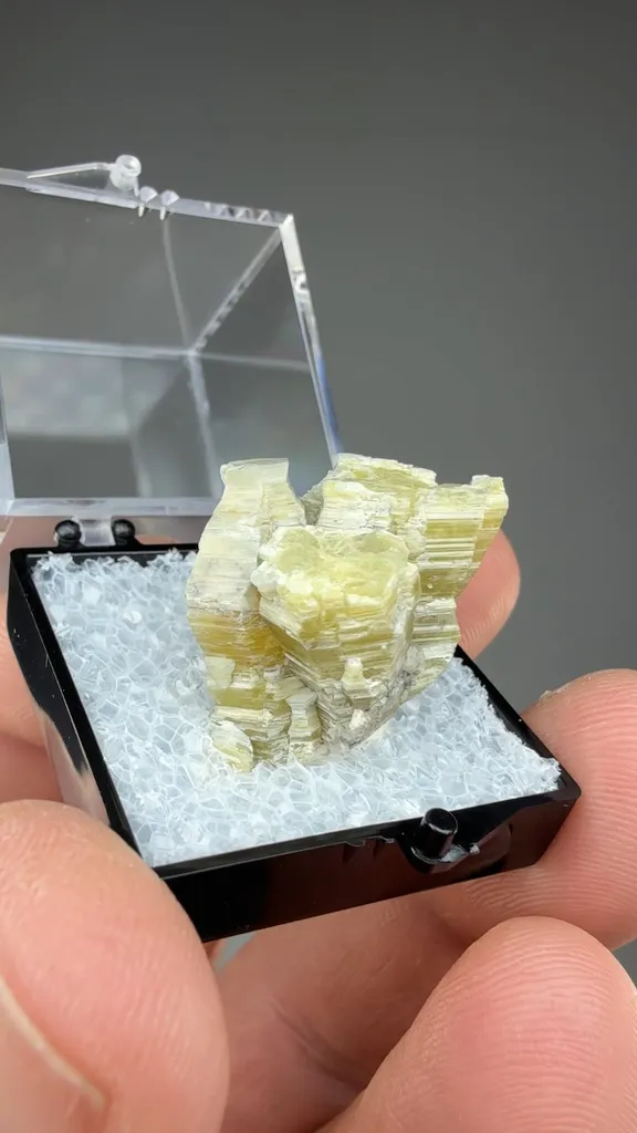 Weloganite image