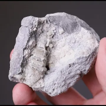 Weloganite