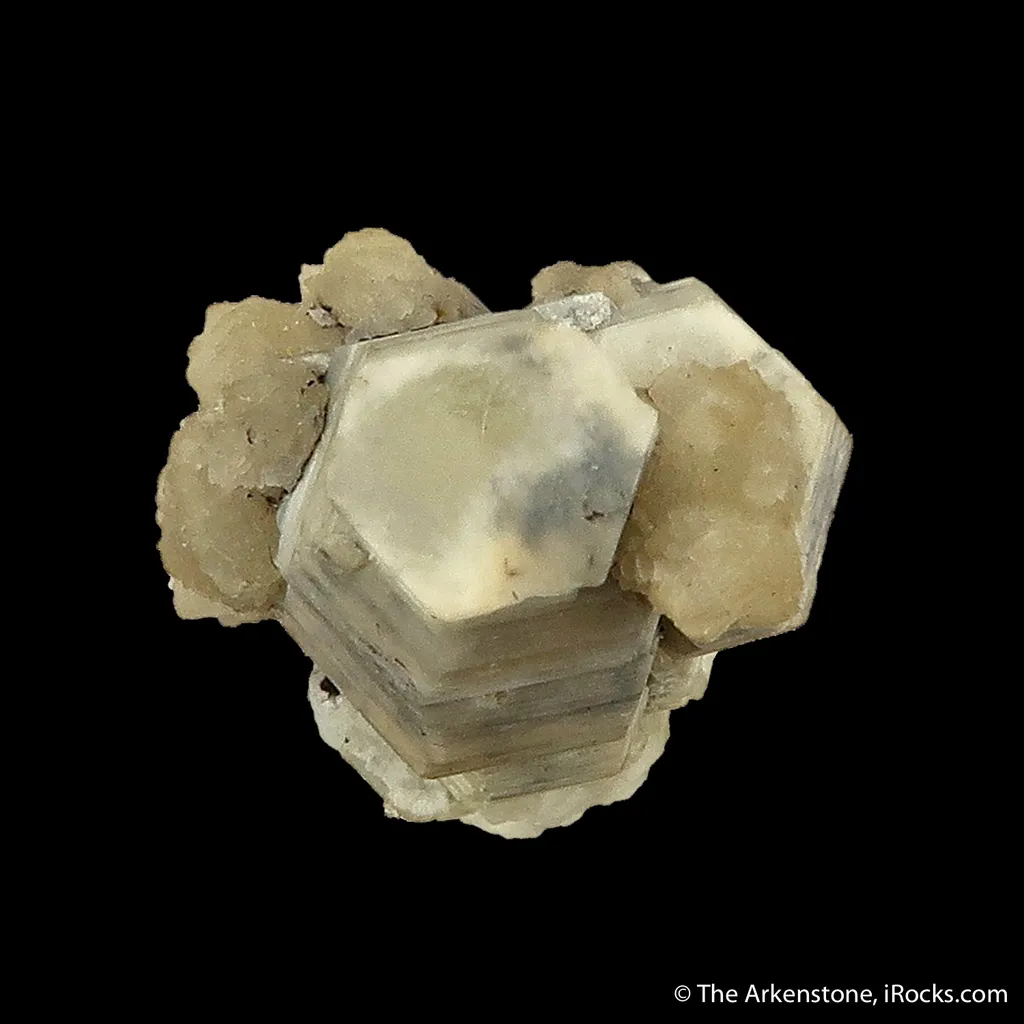 Weloganite (fluorescent) and Strontianite (fluorescent) - image 3