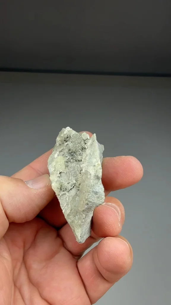 Weloganite from Francon quarry, Québec, Canada - image 2