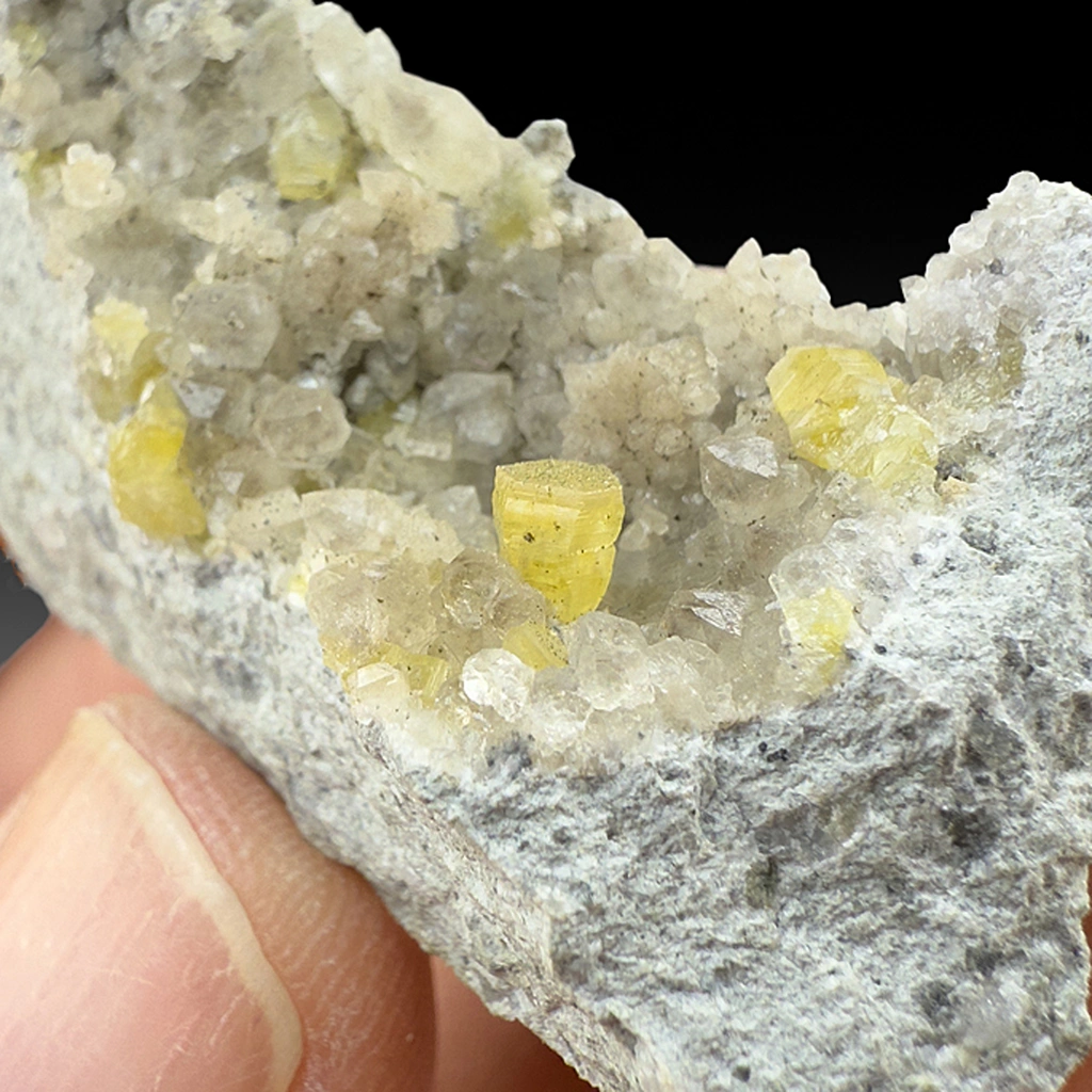 Weloganite from Francon quarry, Québec, Canada - image 1