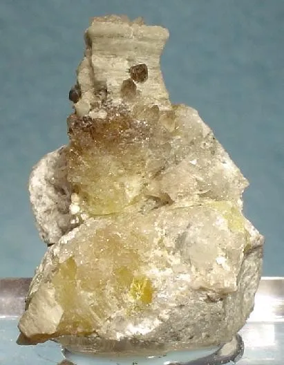 Weloganite, Quartz image