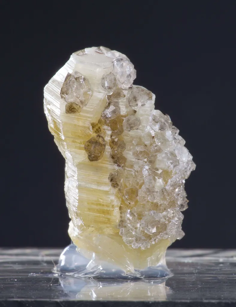 Weloganite (Type Locality) - image 4