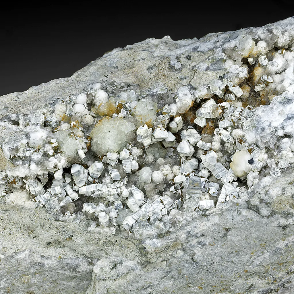 Weloganite with Franconite, Quartz, Dawsonite image