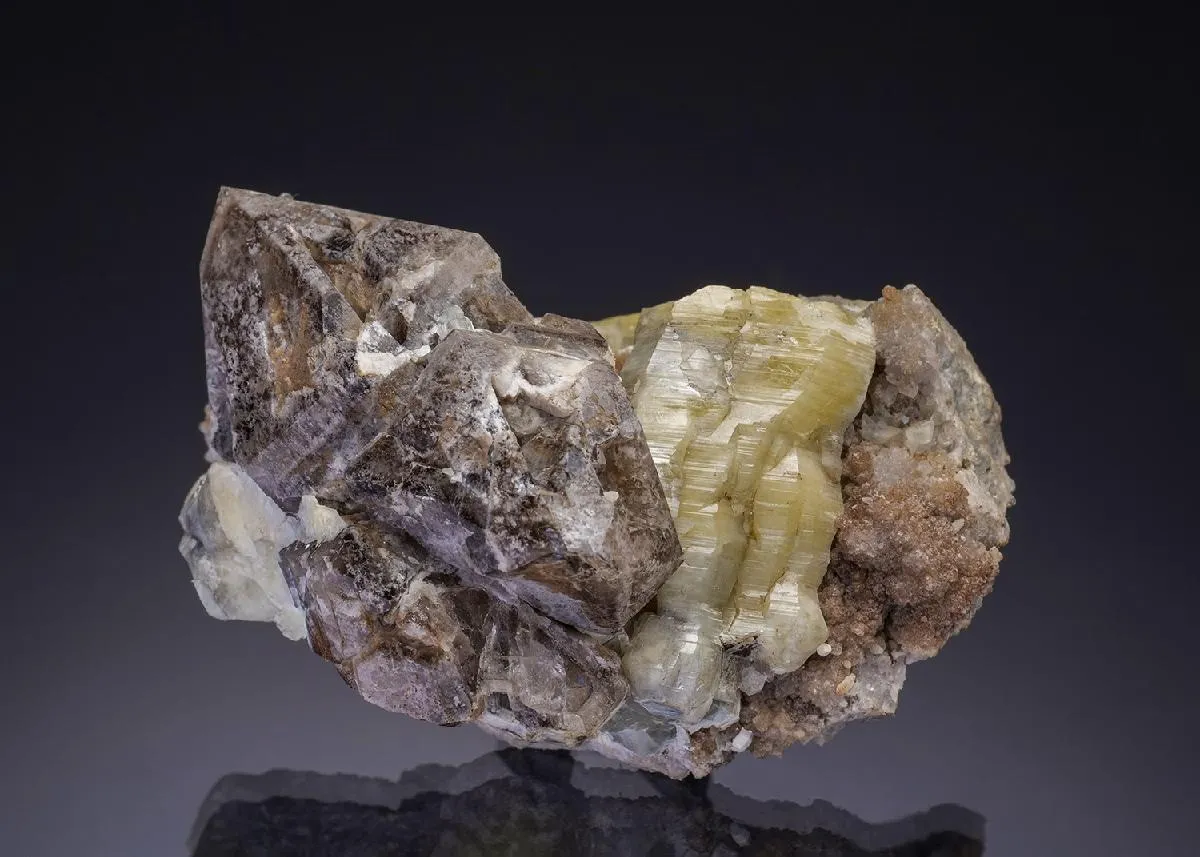 Weloganite with Quartz - image 1