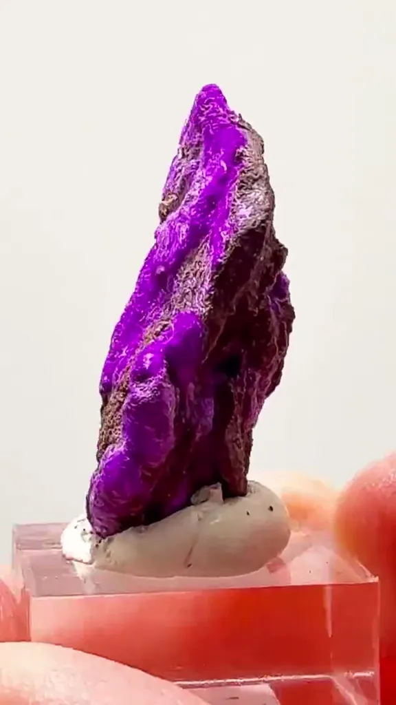 WESSELS MINE Sugilite — THAT PURPLE IS INSANE - image 2