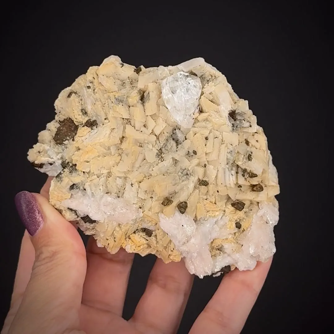 Whewellite (twinned) on Dolomite, Calcite & Chalcopyrite - image 2
