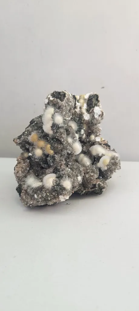 White mini mesolite from India, Madhya Pradesh, Pithampur - image 5